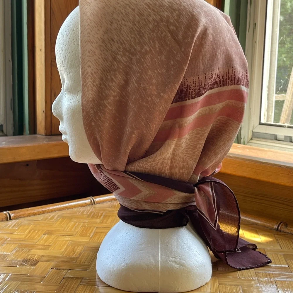 Mauve, pink scarf with stretch - Picture 8 of 8